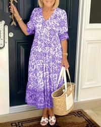 Esther | Bedrucktes Kleid mit V-Ausschnitt, elegant und stilvoll