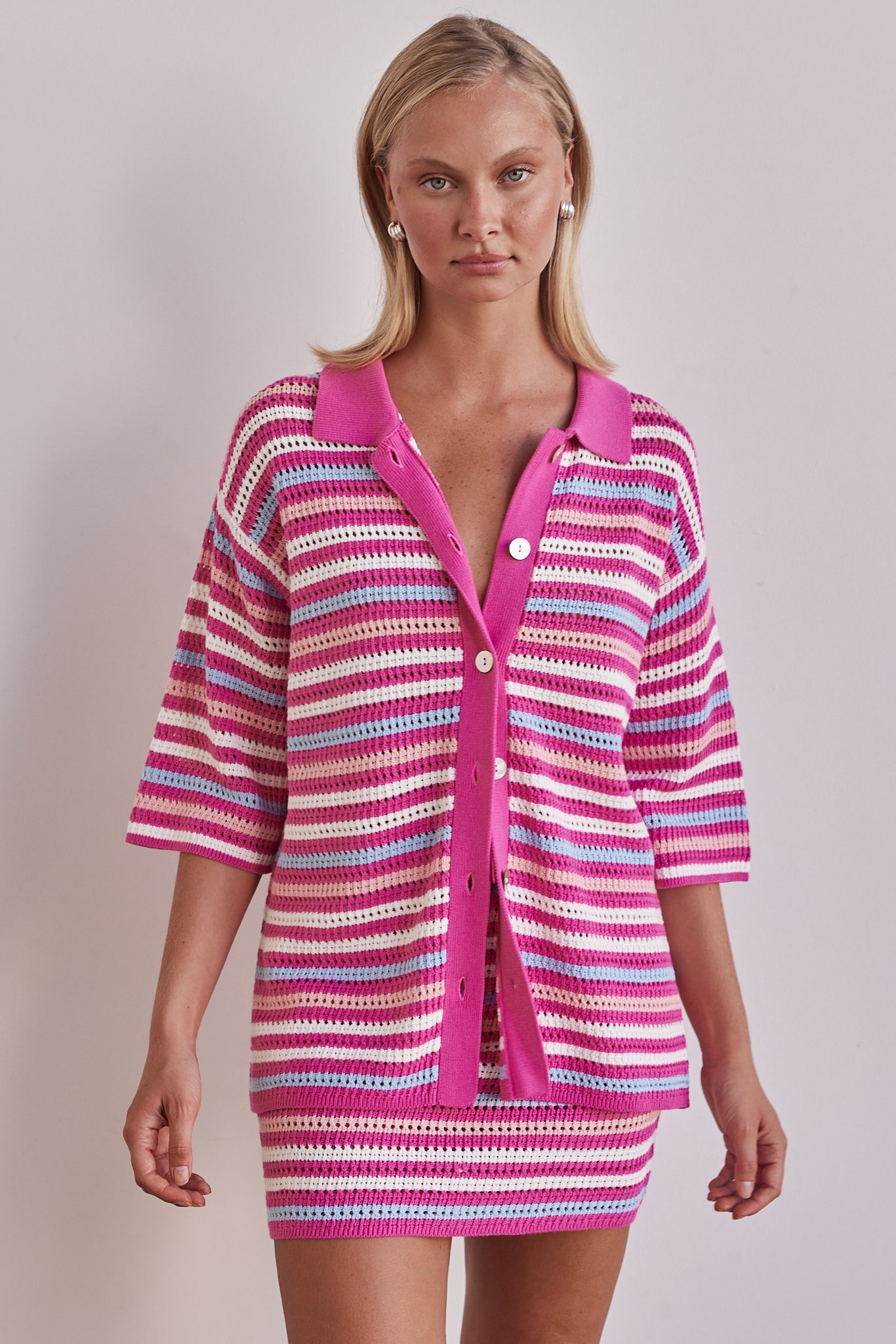 Delilah | Penelope Strick-Shirt Rosa
