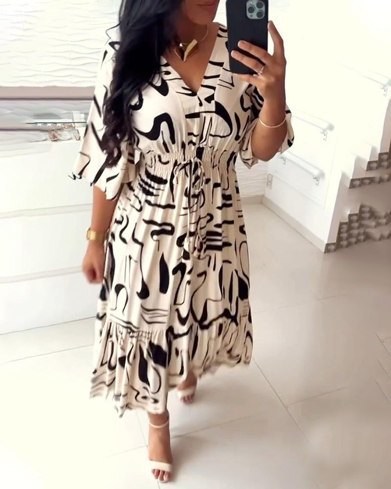 Kim | V-Ausschnitt tintenbedrucktes Kleid