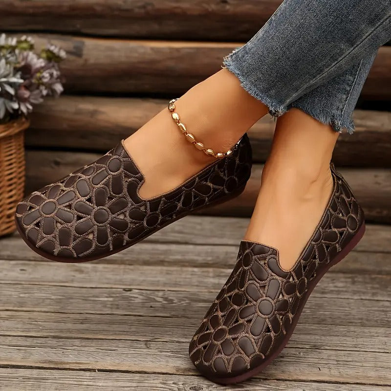 Makenna | Damen-Oxford-Ballerinas mit Blumenausschnitt und orthopädischen Einlagen