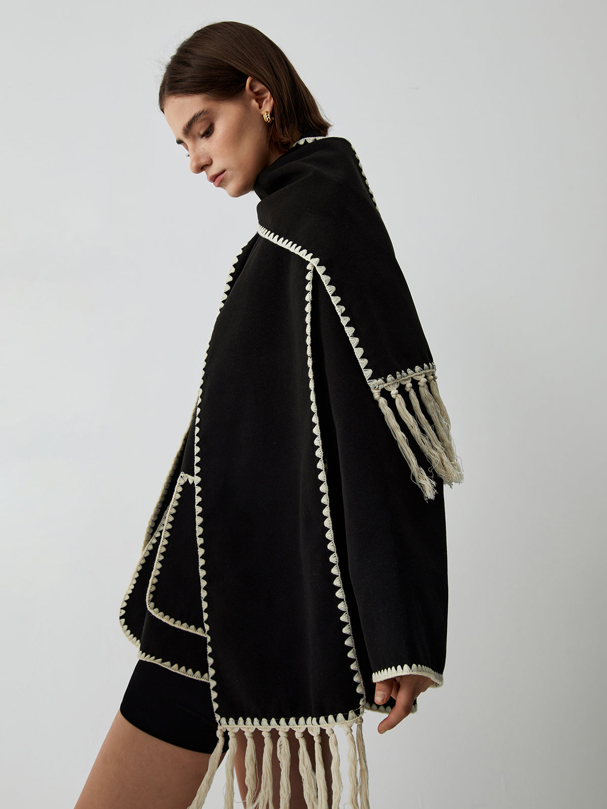 Clara | Elegante Jacke mit Halstuch und Kontrastbesatz