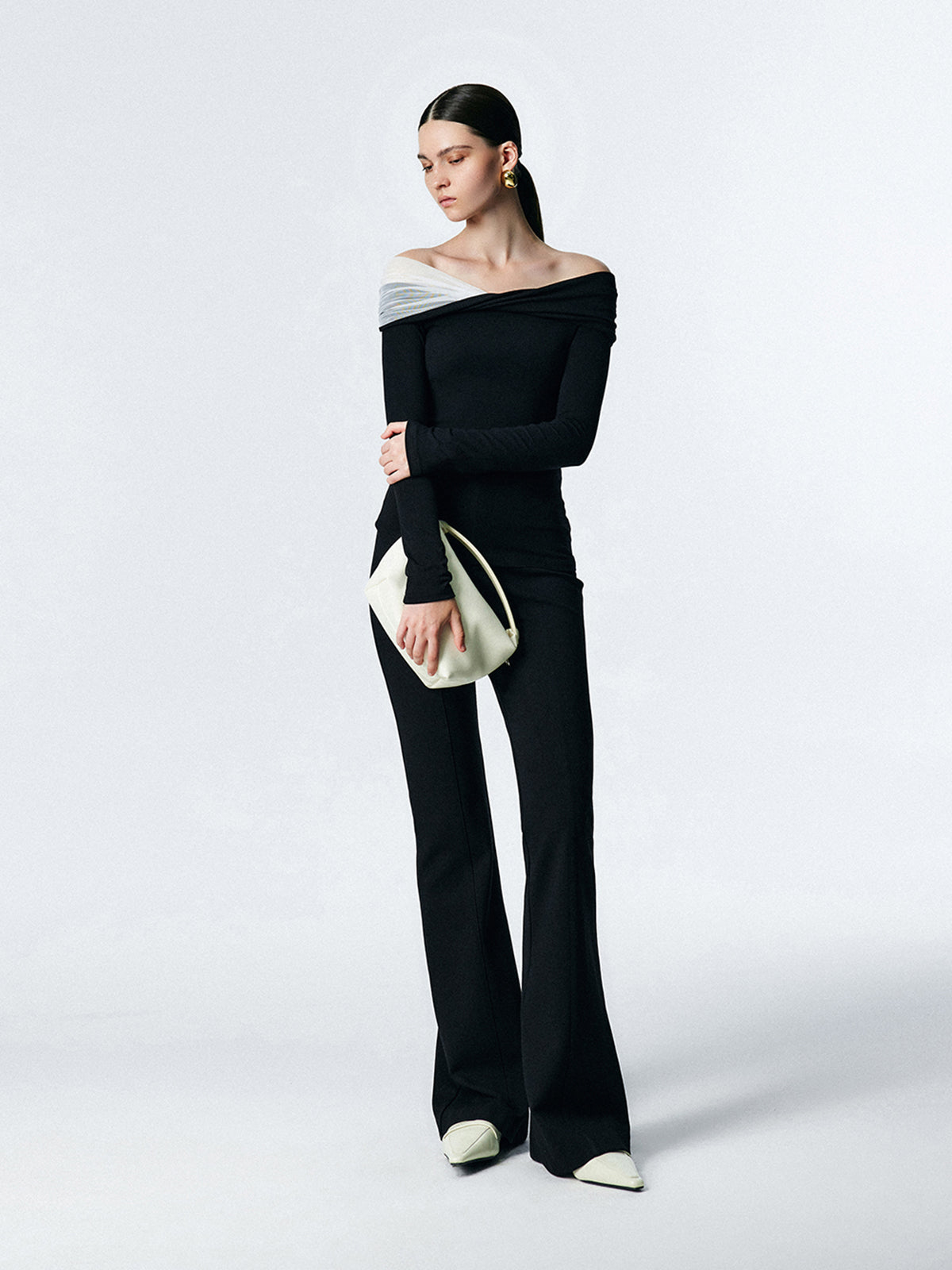 Clara | Asymmetrisches Schulterfreies Langärmeliges Mesh-Top