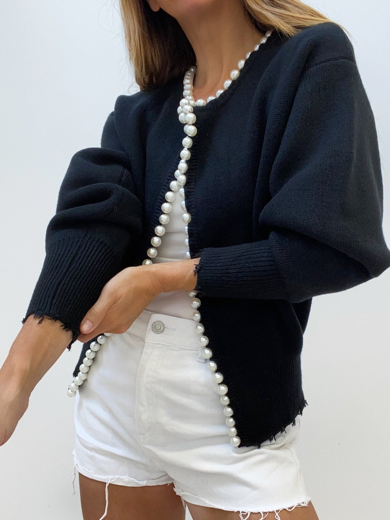 Clara | Elegante Strickjacke mit Perlenbesatz