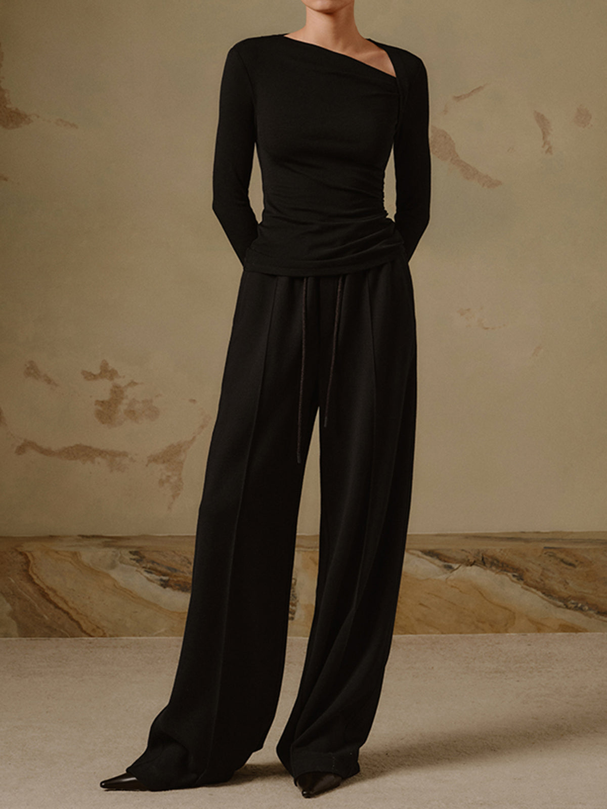 Clara | Asymmetrisches Langarmshirt aus Rippenstrick