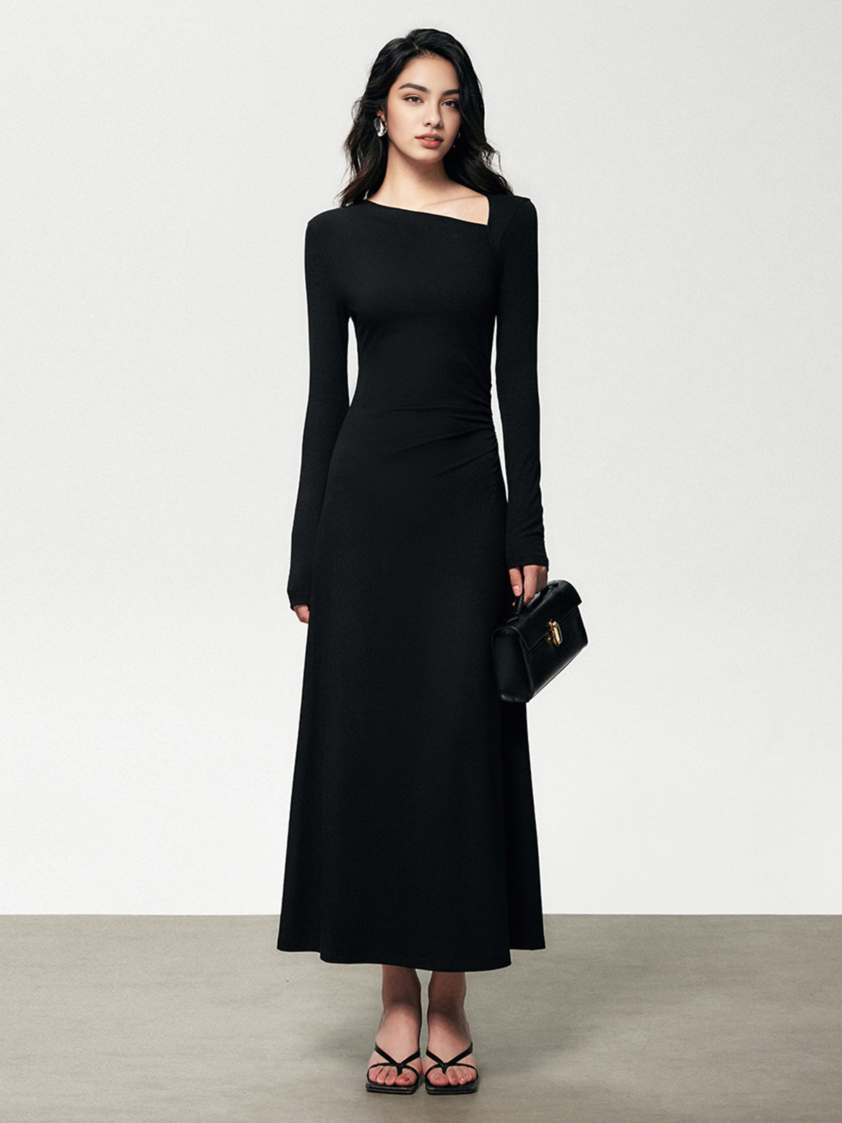 Clara | Asymmetrisches langärmeliges Bodycon Kleid aus Rippenstrick