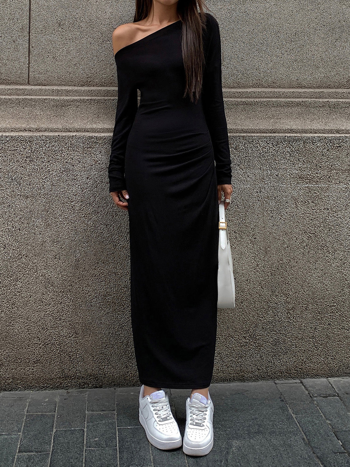 Clara | Schulterfreies elegantes Strickkleid mit langen Ärmeln