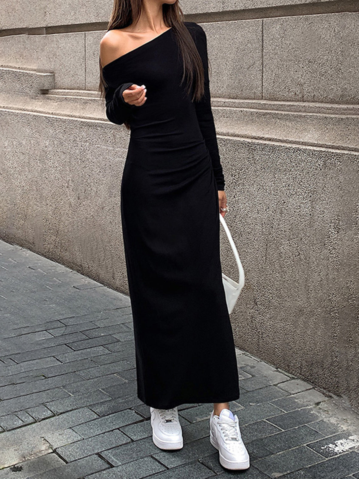 Clara | Schulterfreies elegantes Strickkleid mit langen Ärmeln