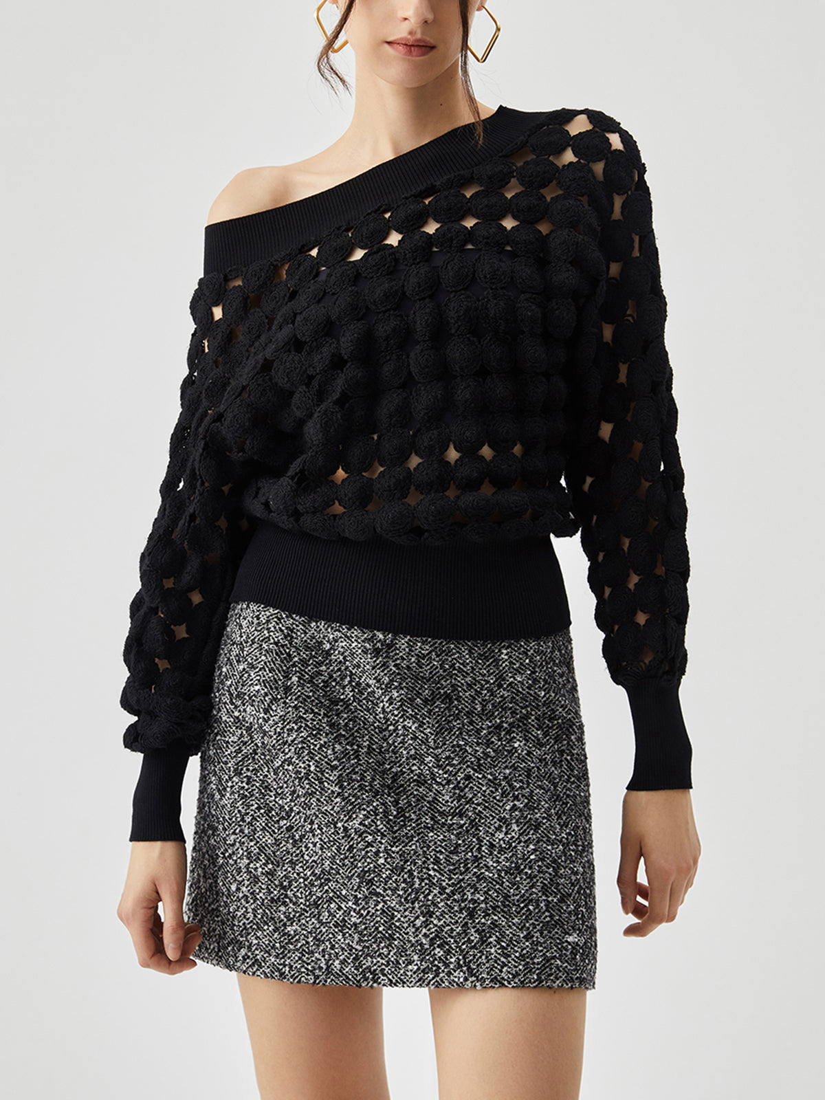 Anna | Gehäkelte Off-Shoulder Bluse mit Kreisdurchbrüchen