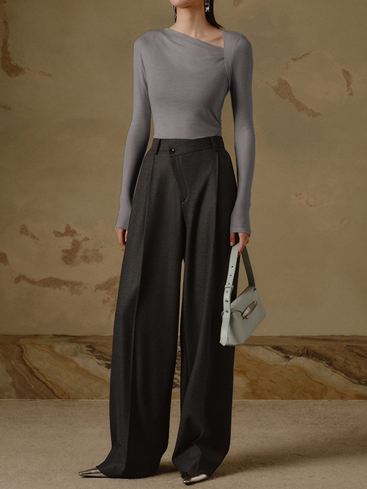 Clara | Asymmetrisches Langarmshirt aus Rippenstrick