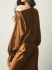 Sophie | Asymmetrische Satin-Bluse mit Kalt-Schulter