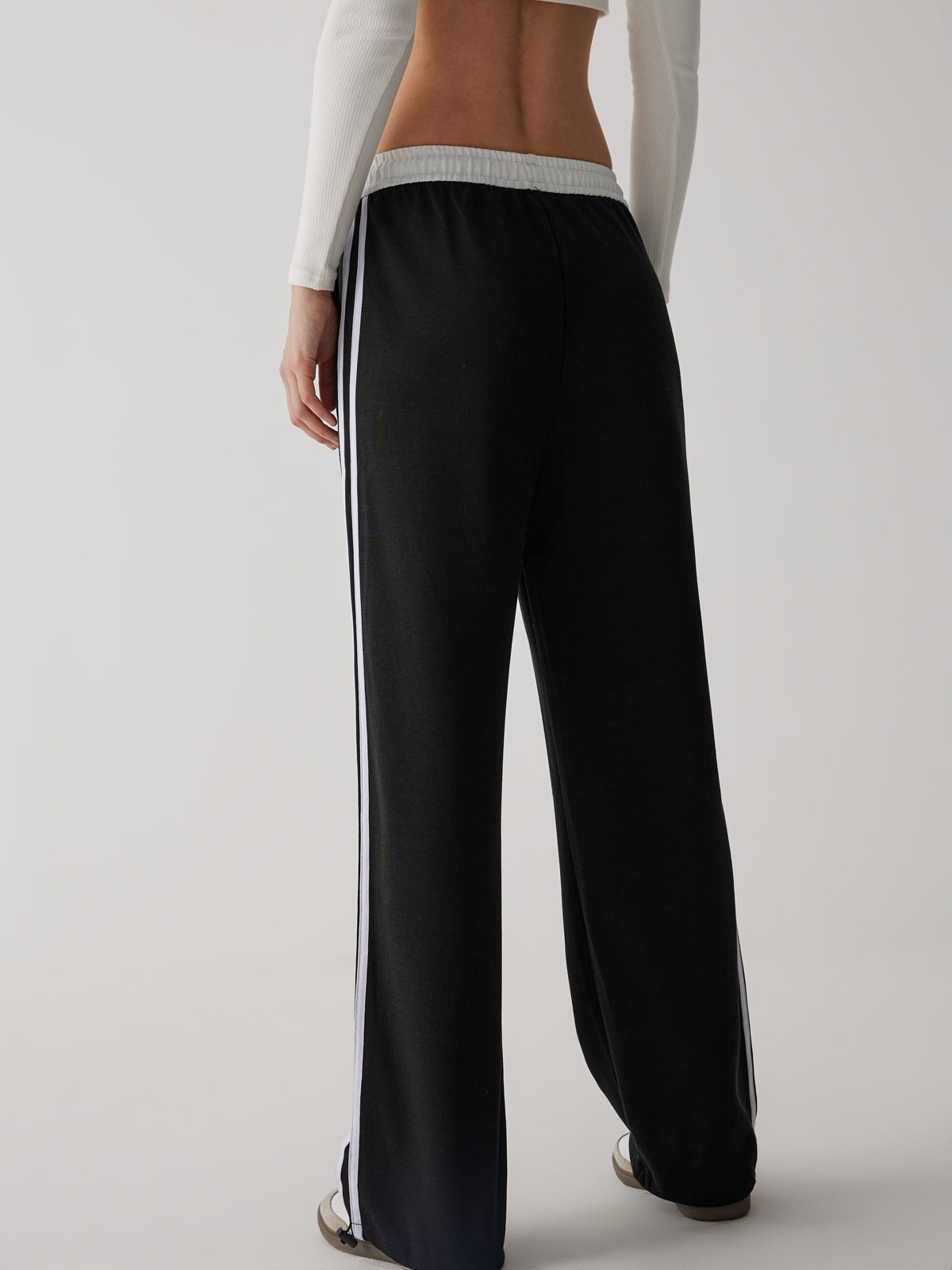 Clara | Weite Hose mit kontrastierendem Bund