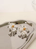 Leonie | Elegante Metallblumen-Ohrringe