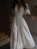 Eleganz trifft Stil | Frenchy Kleid mit Knopf und Schlitz