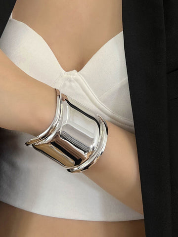 Laura | Elegantes Metallisches Breite-Cuff-Armband