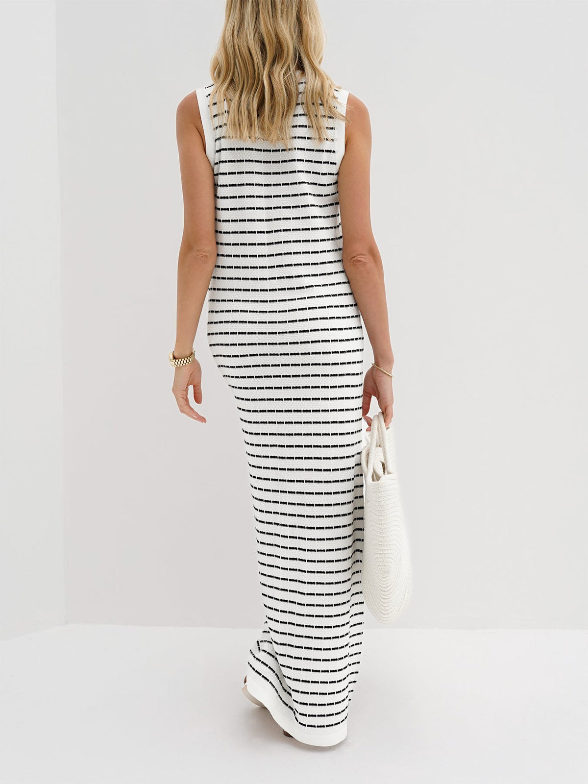 Clara | Gestreiftes Langarm-Strickkleid mit Metallknöpfen