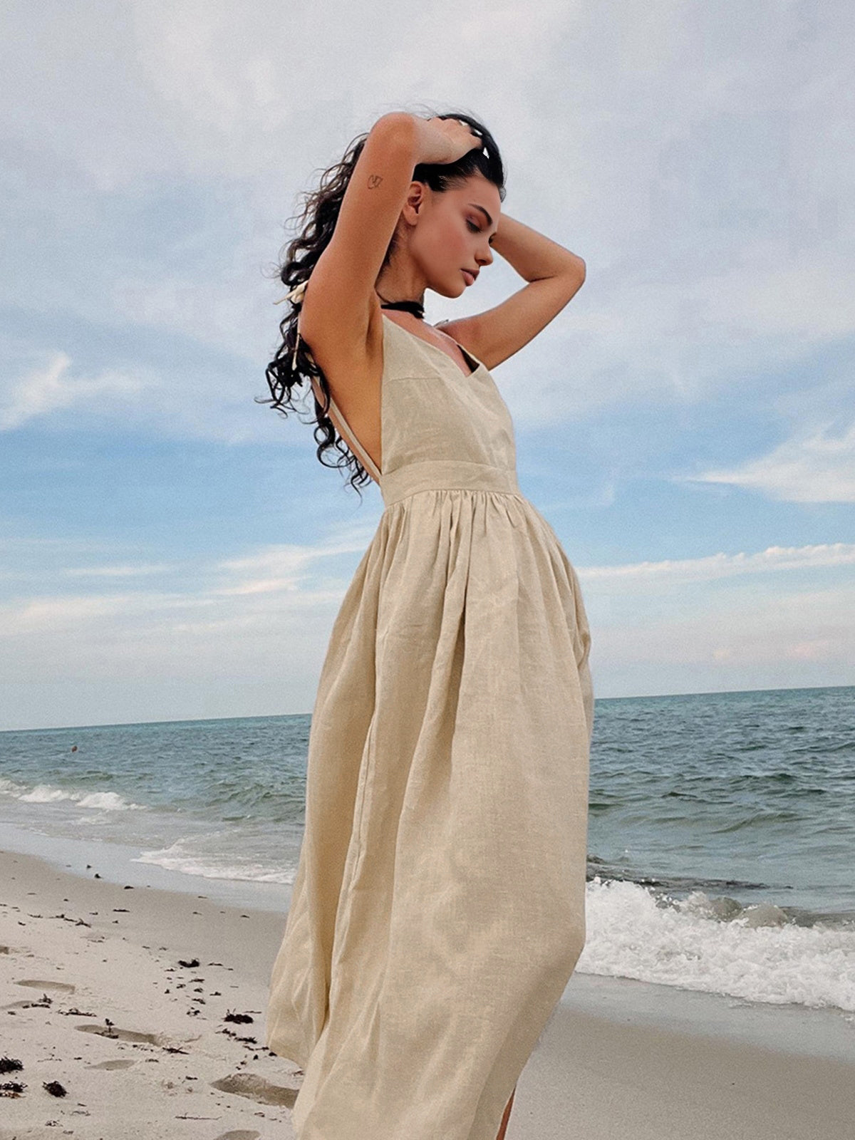 Clara | Rückenfreies Maxikleid aus Baumwolle und Leinen