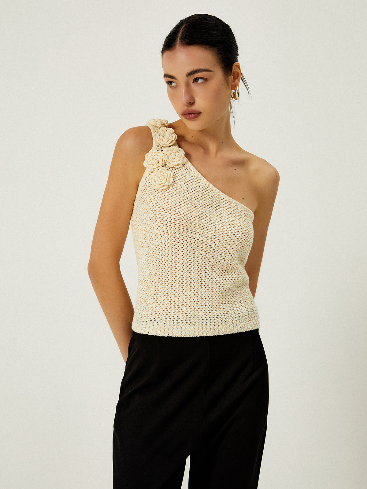 Clara | Einseitiges Crochettop mit Rosetten-Dekor