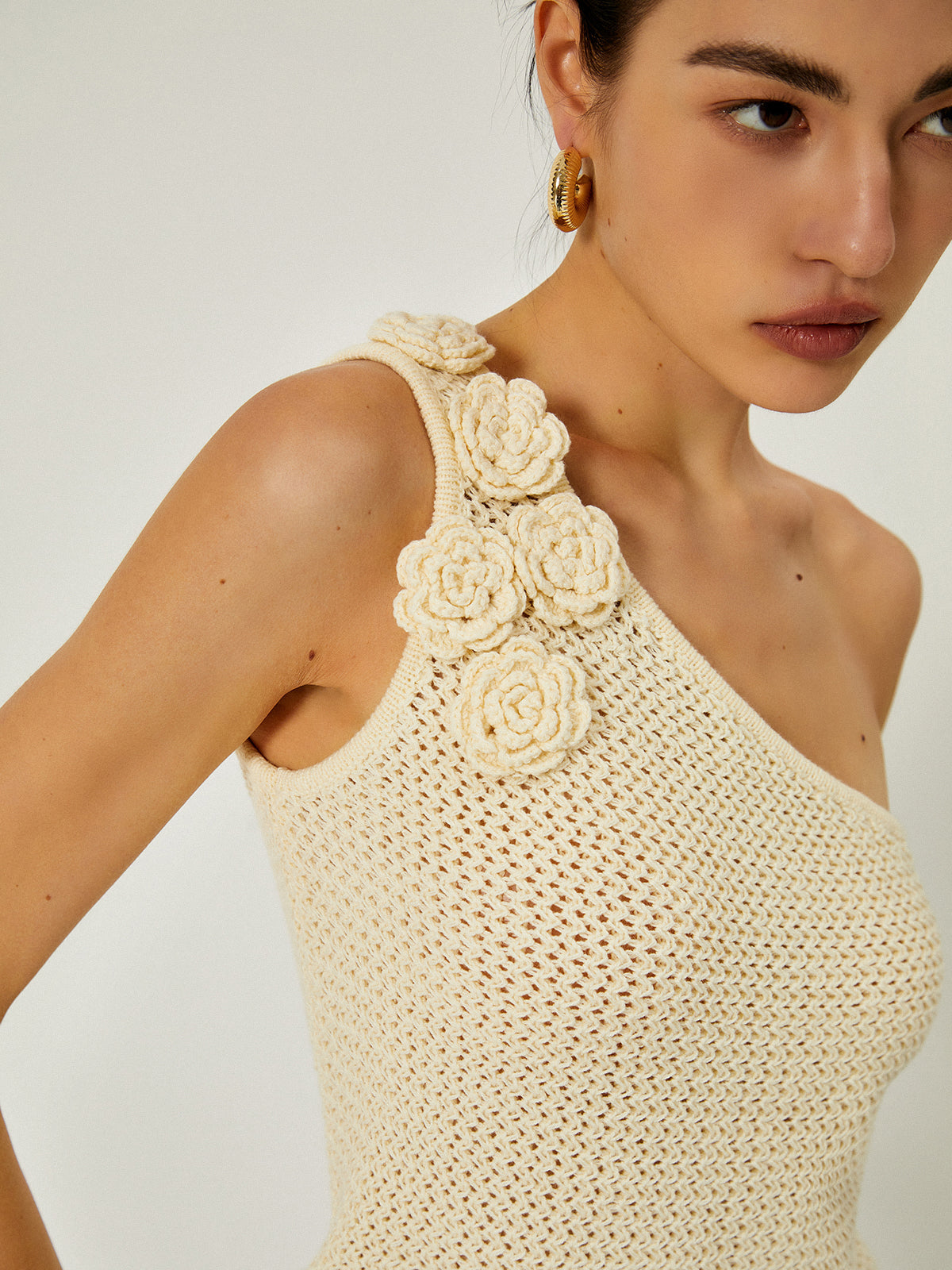 Clara | Einseitiges Crochettop mit Rosetten-Dekor