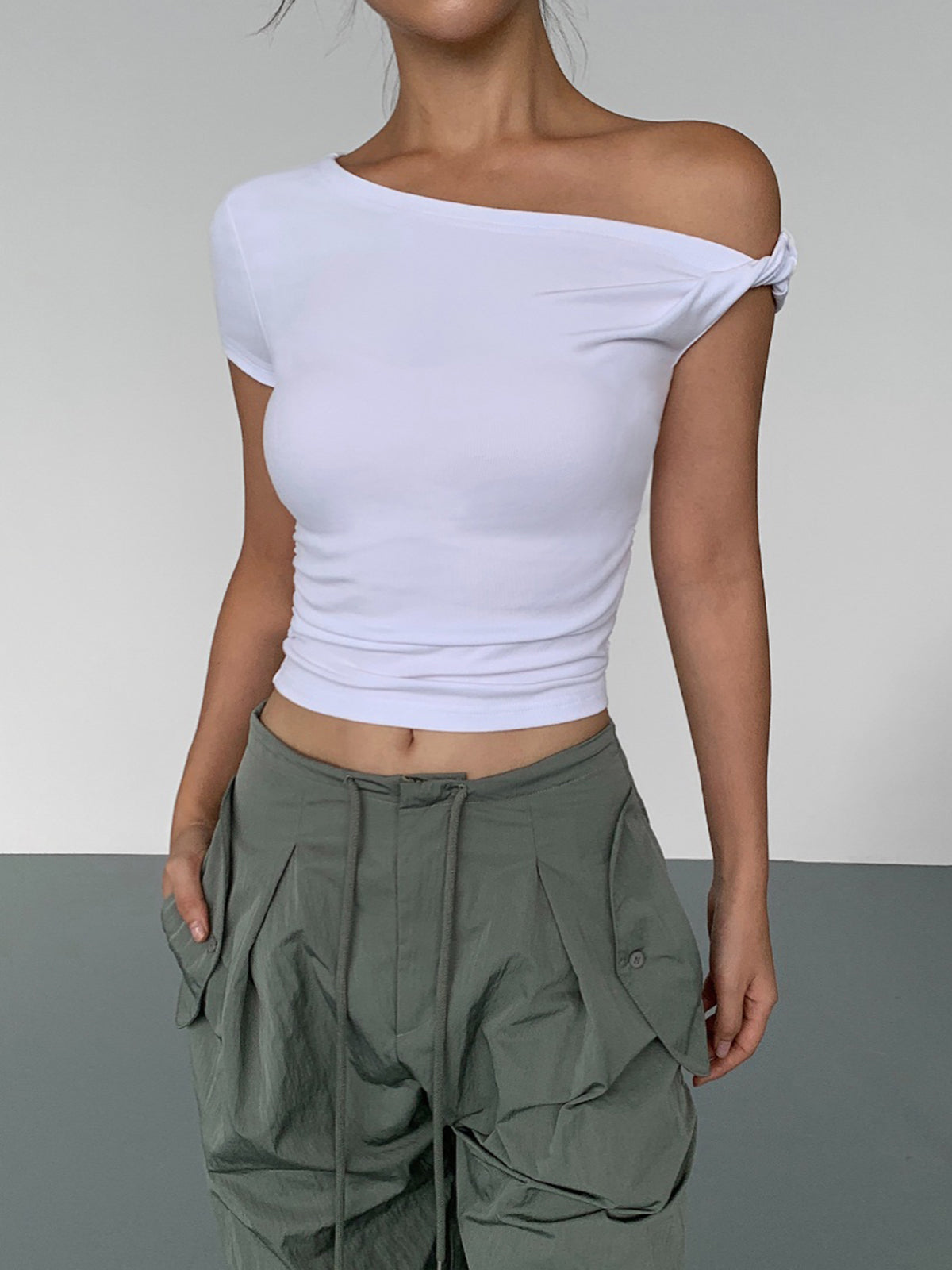 Mia | Elegantes Schulterfreies Top mit Asymmetrischem Ausschnitt