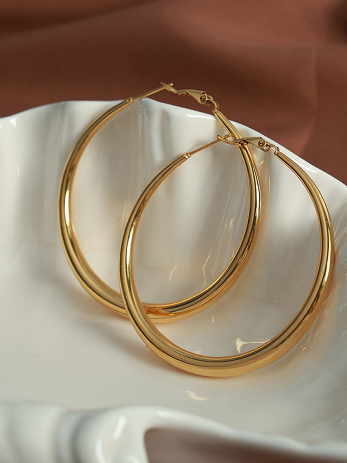 Clara | Elegante große Creolen aus Titanstahl
