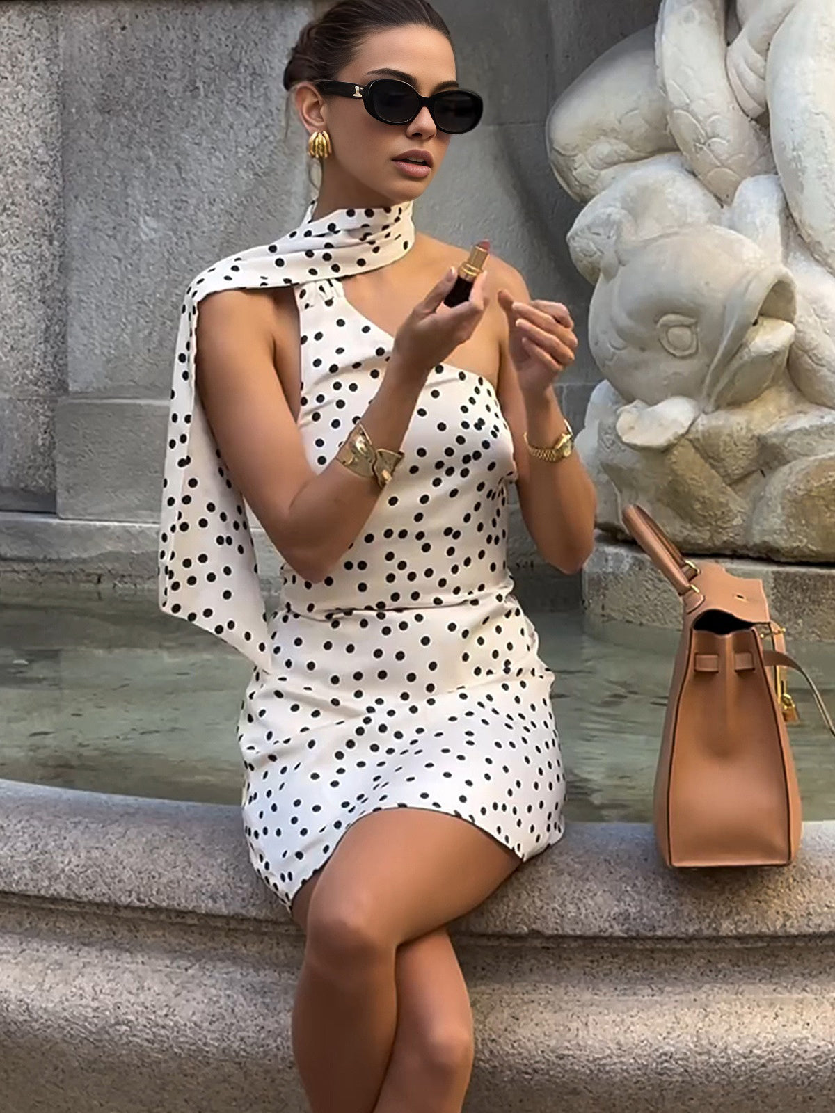 Eleganz | Asymmetrisches Satin Polka Dot Kleid