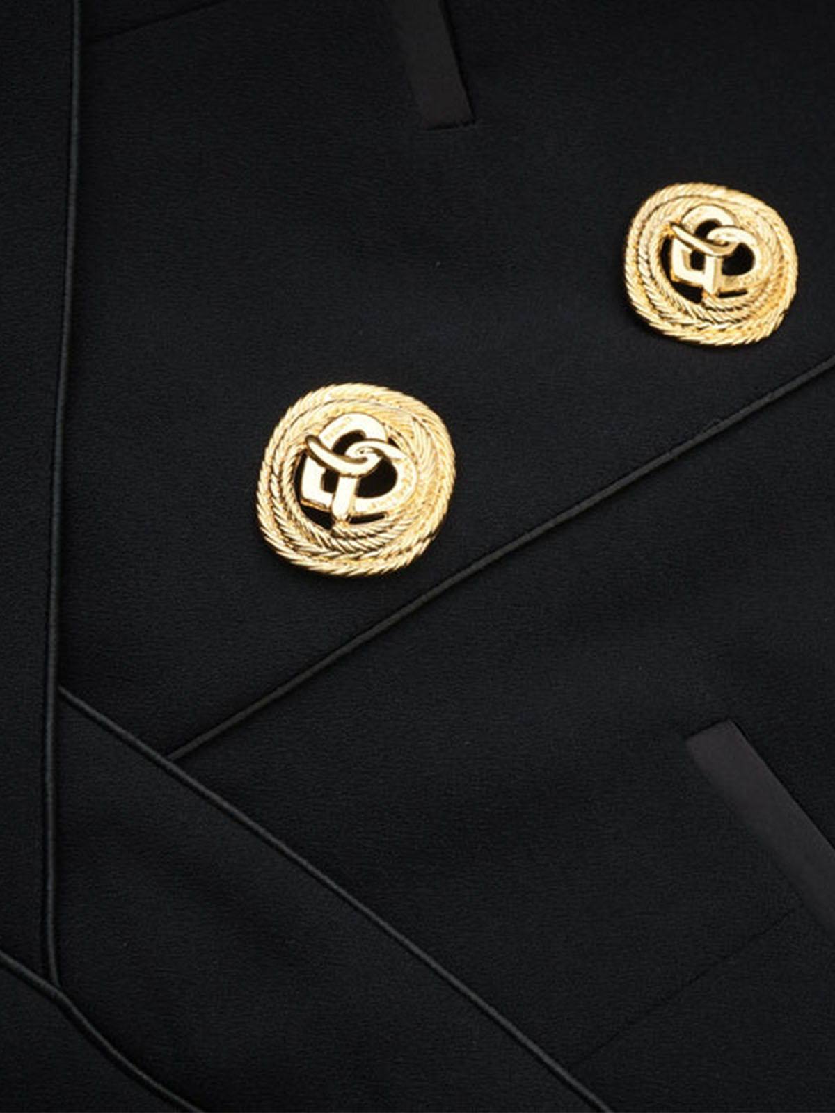 Clara | Ärmeloses V-Ausschnitt Kleid mit goldenen Knöpfen