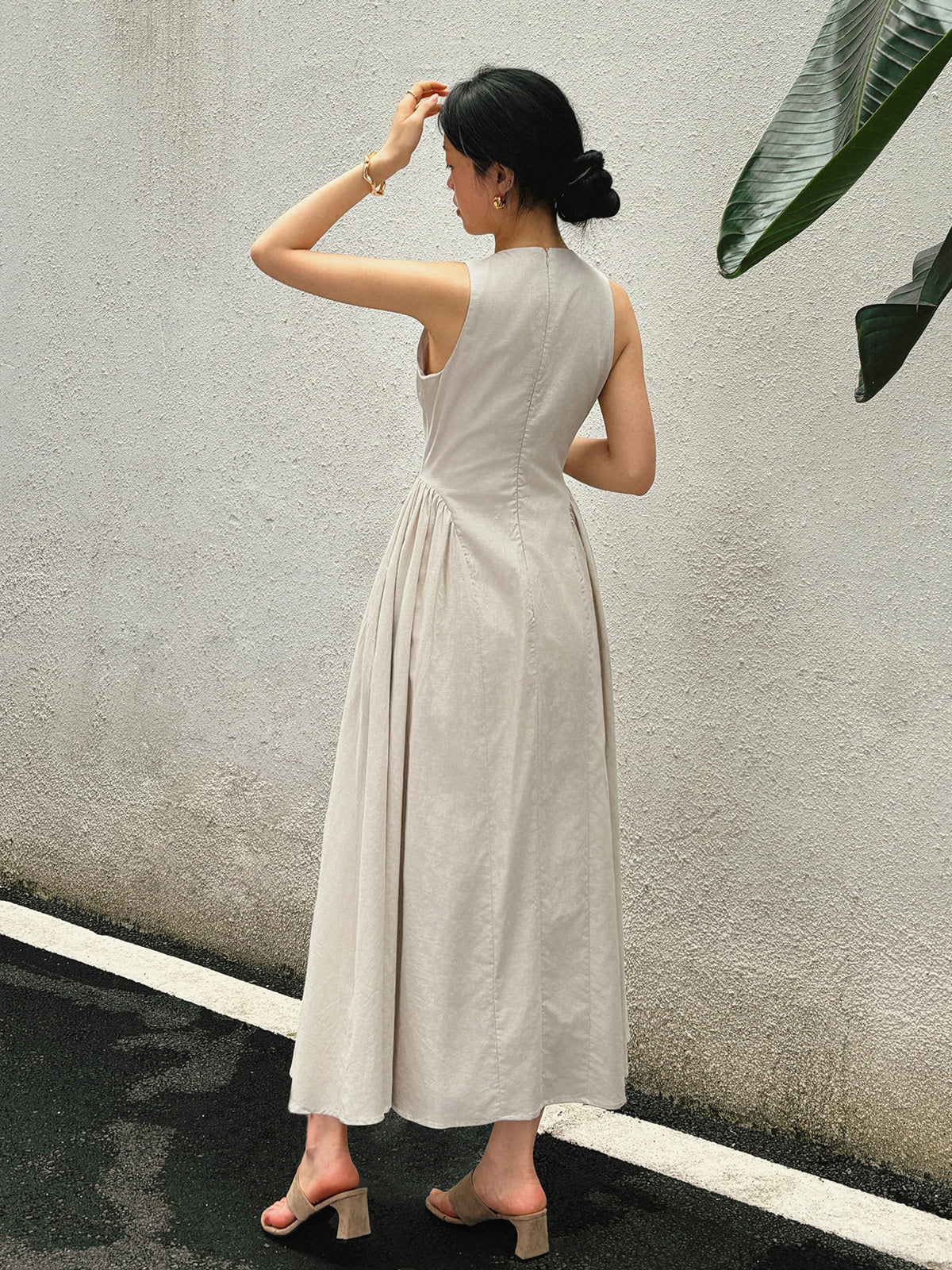 Emilia | Baumwoll- und Leinenmaxikleid mit Falten und Cutouts