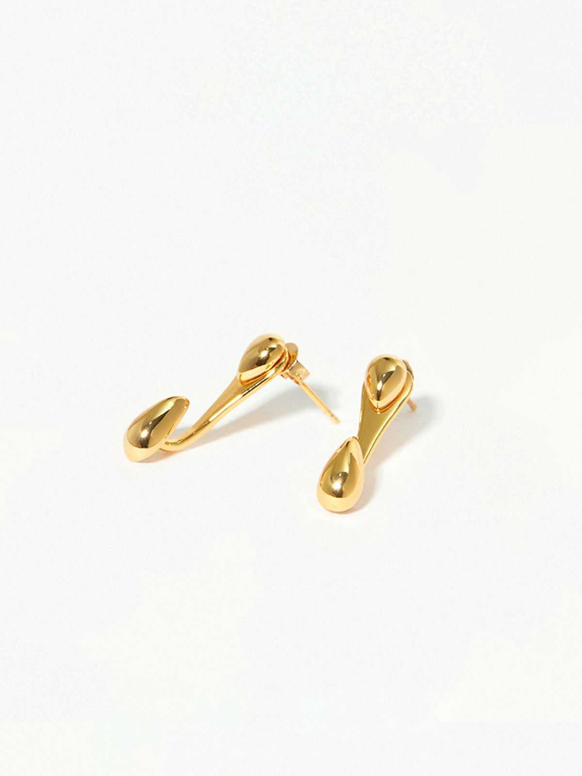 Clara | Elegante Ohrstecker in Tropfenform