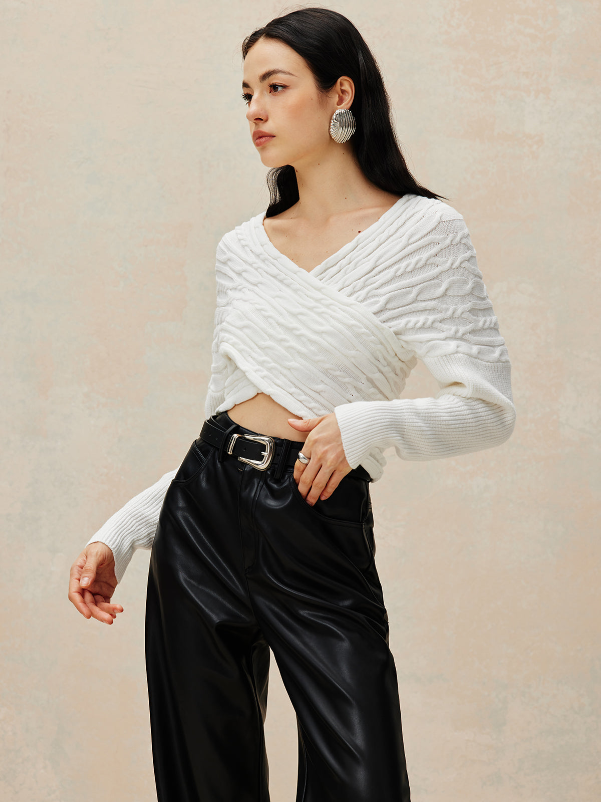 Clara | Crop Stricktop mit Criss Cross-Design