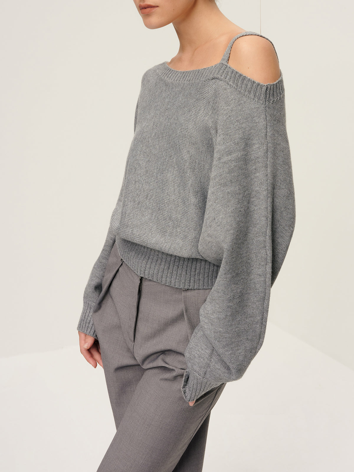 Sofie | Lässiger Off-Shoulder Pullover