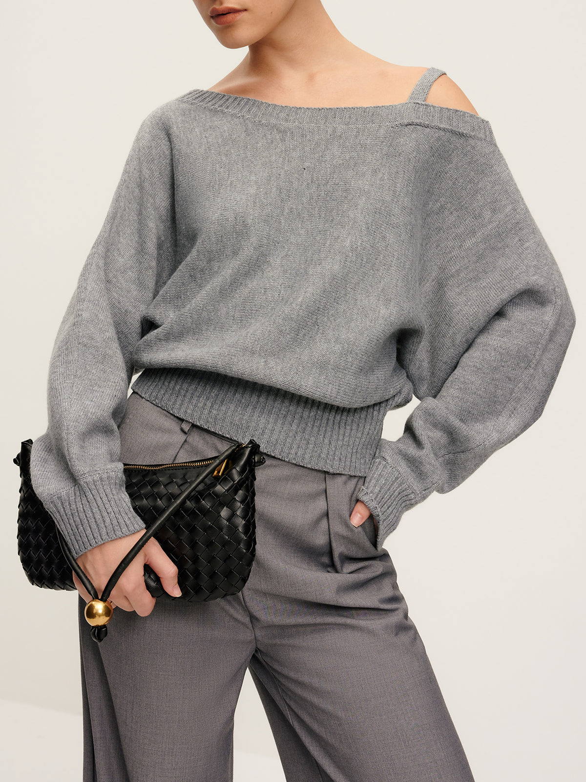 Sofie | Lässiger Off-Shoulder Pullover