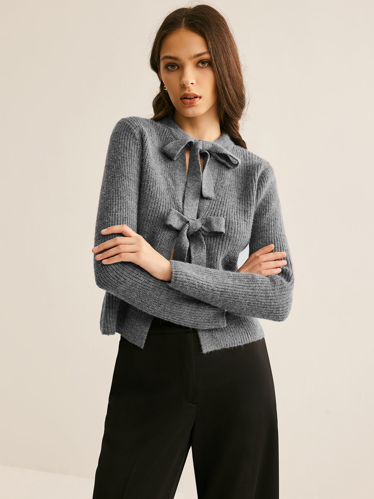 Laura | Elegante Strickjacke mit Schleife und Knoten