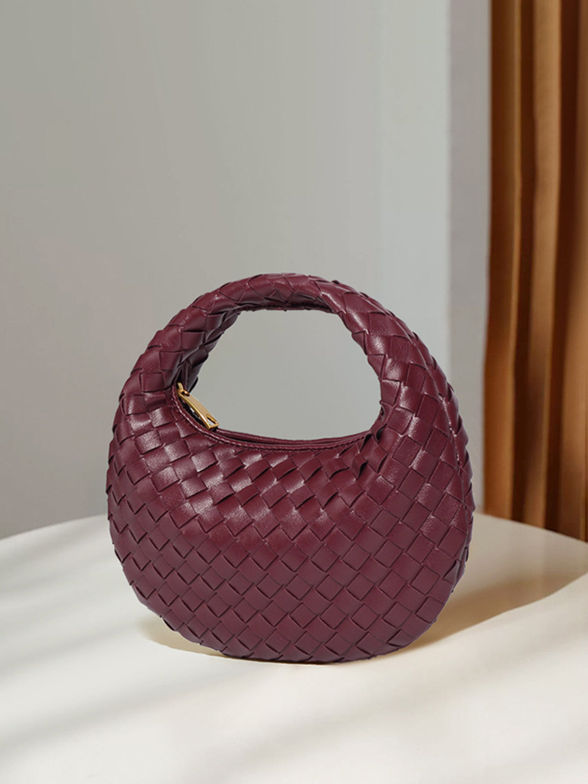 Lisa | Stilvolle, geflochtene Handtasche mit Reißverschluss