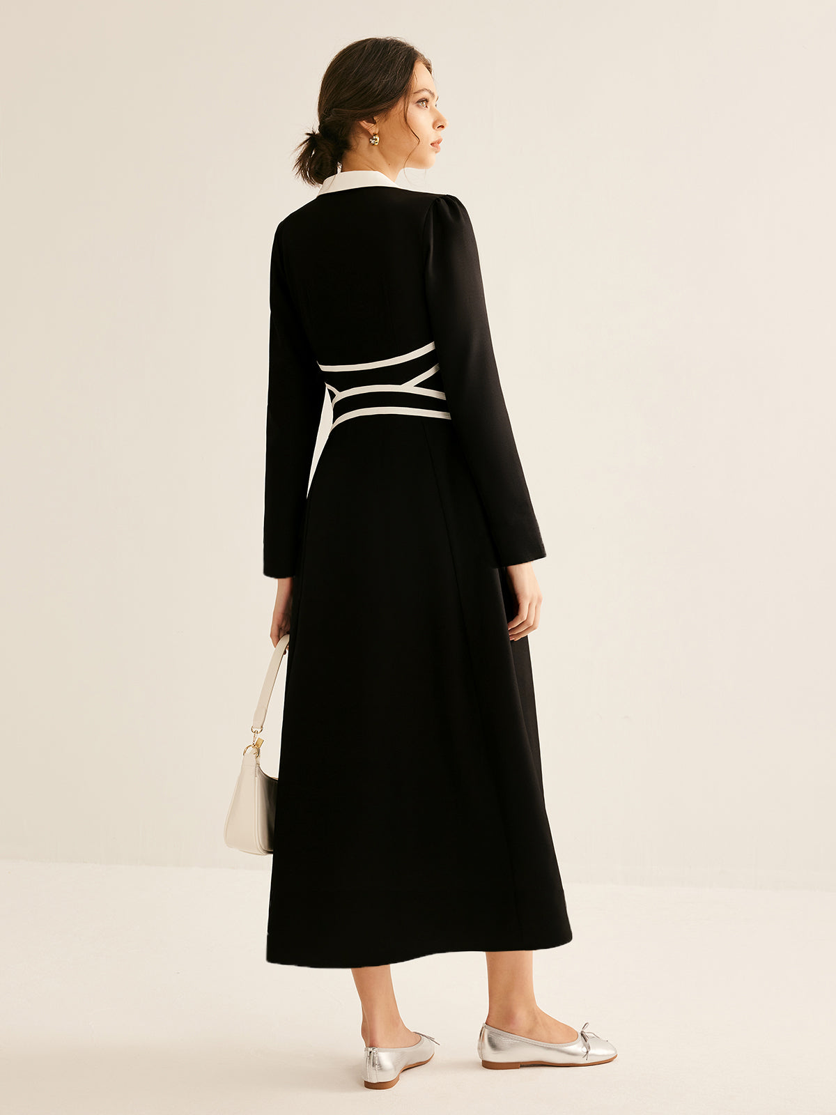 Clara | Elegantes Kleid mit Kontrastpaspelierung