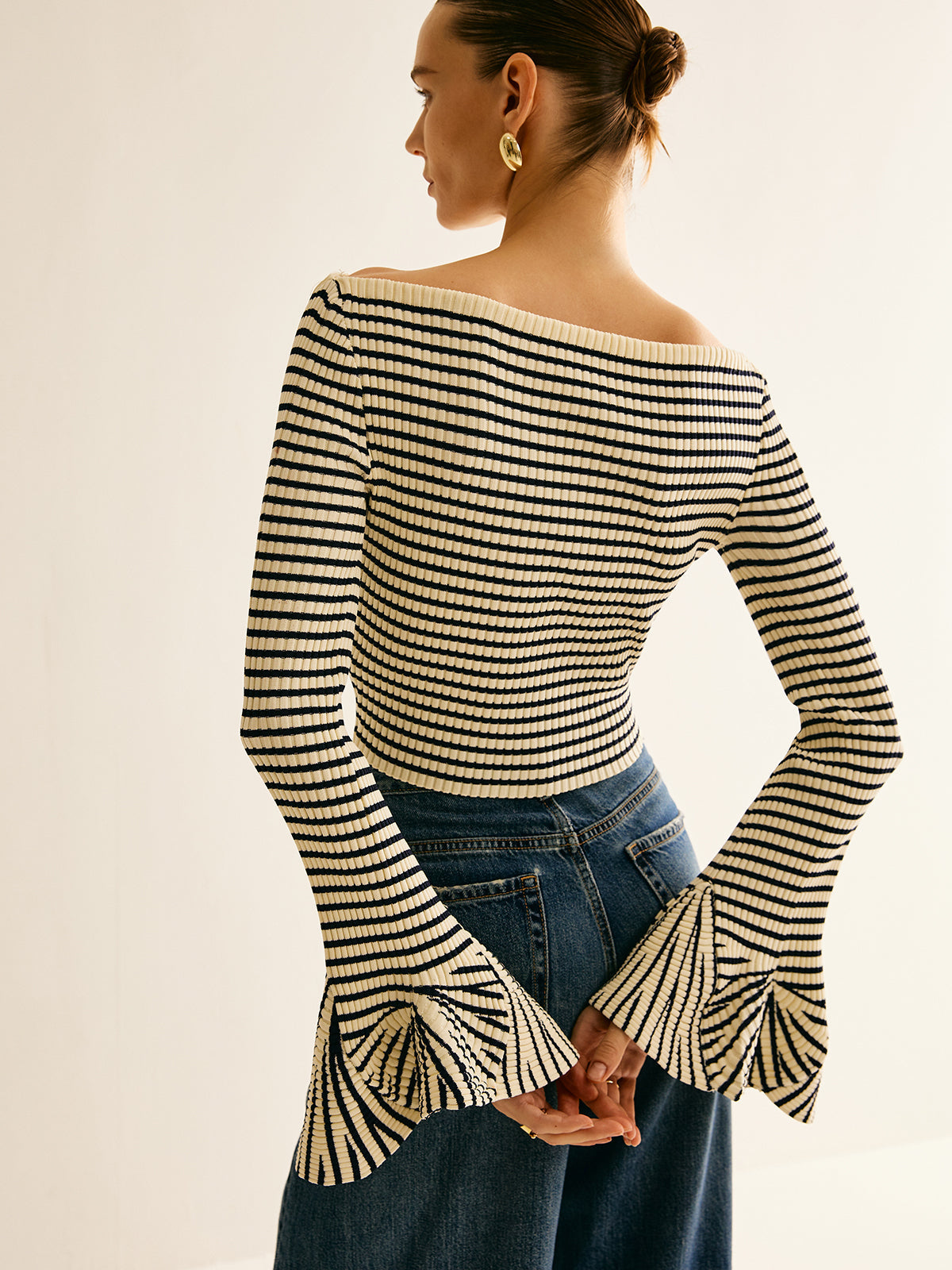 Laura | Gestreiftes Stricktop mit Rüschensleeves