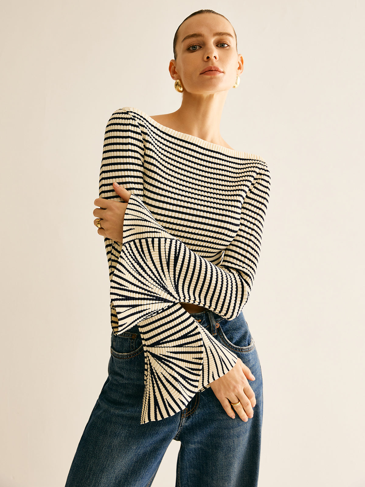 Laura | Gestreiftes Stricktop mit Rüschensleeves