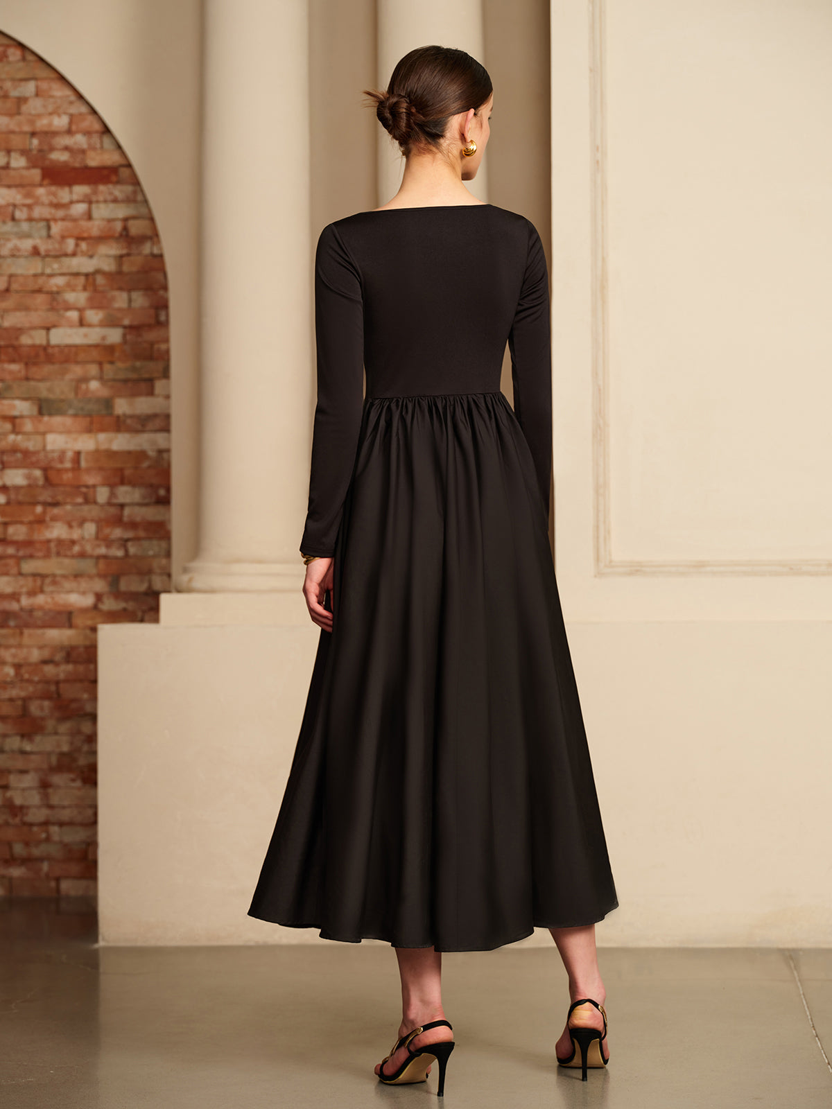 Clara | Romantisches Cutout Plisseekleid