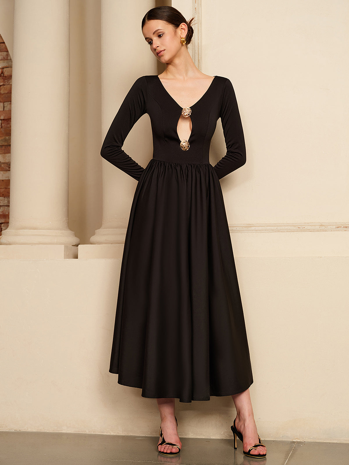 Clara | Romantisches Cutout Plisseekleid