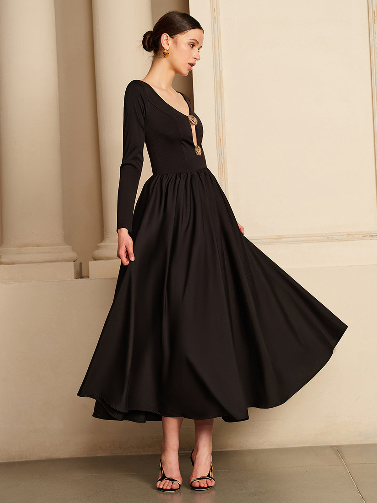 Clara | Romantisches Cutout Plisseekleid