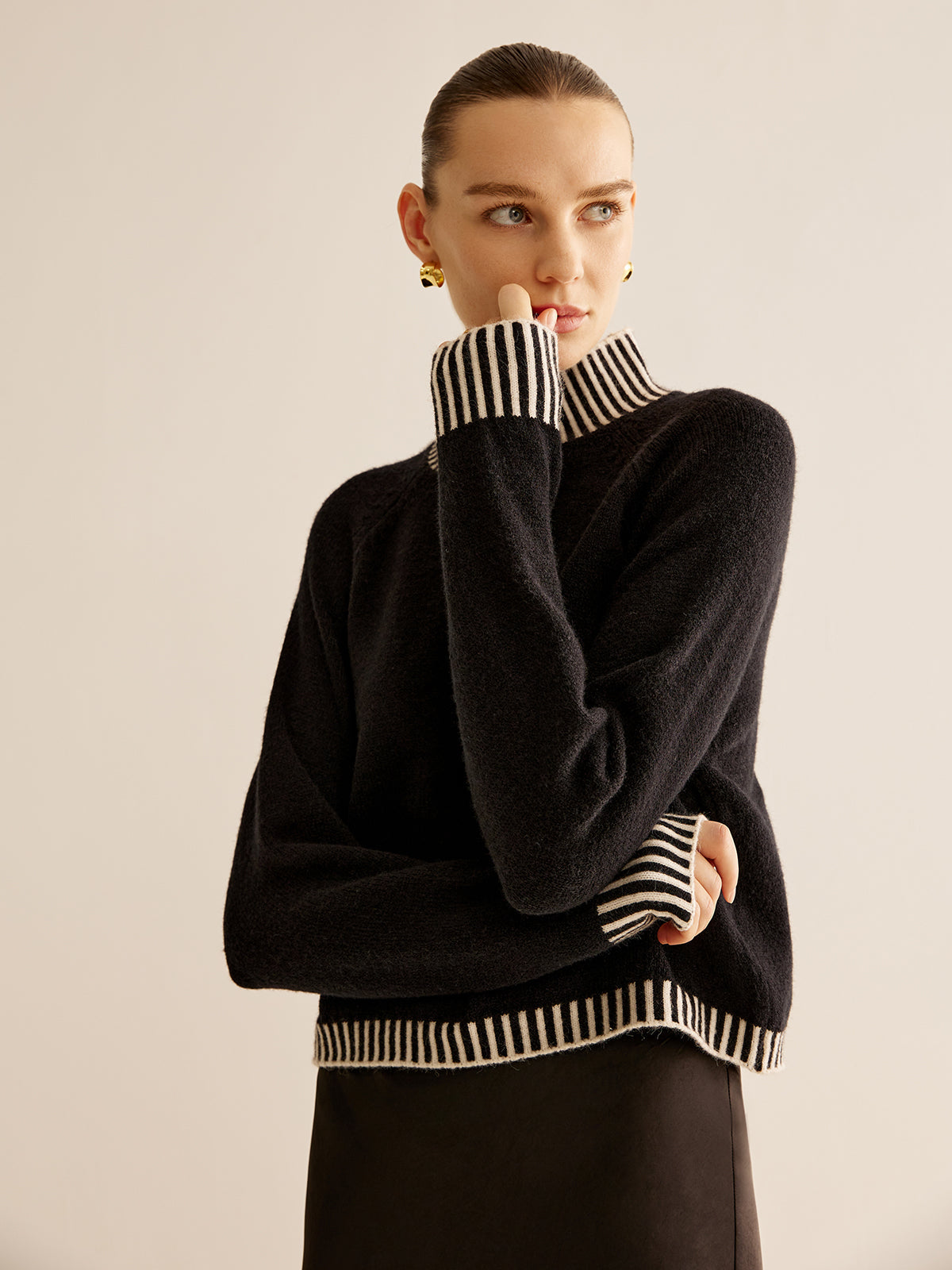 Leo | Kontrast-Pinstripe Pullover mit Stehkragen