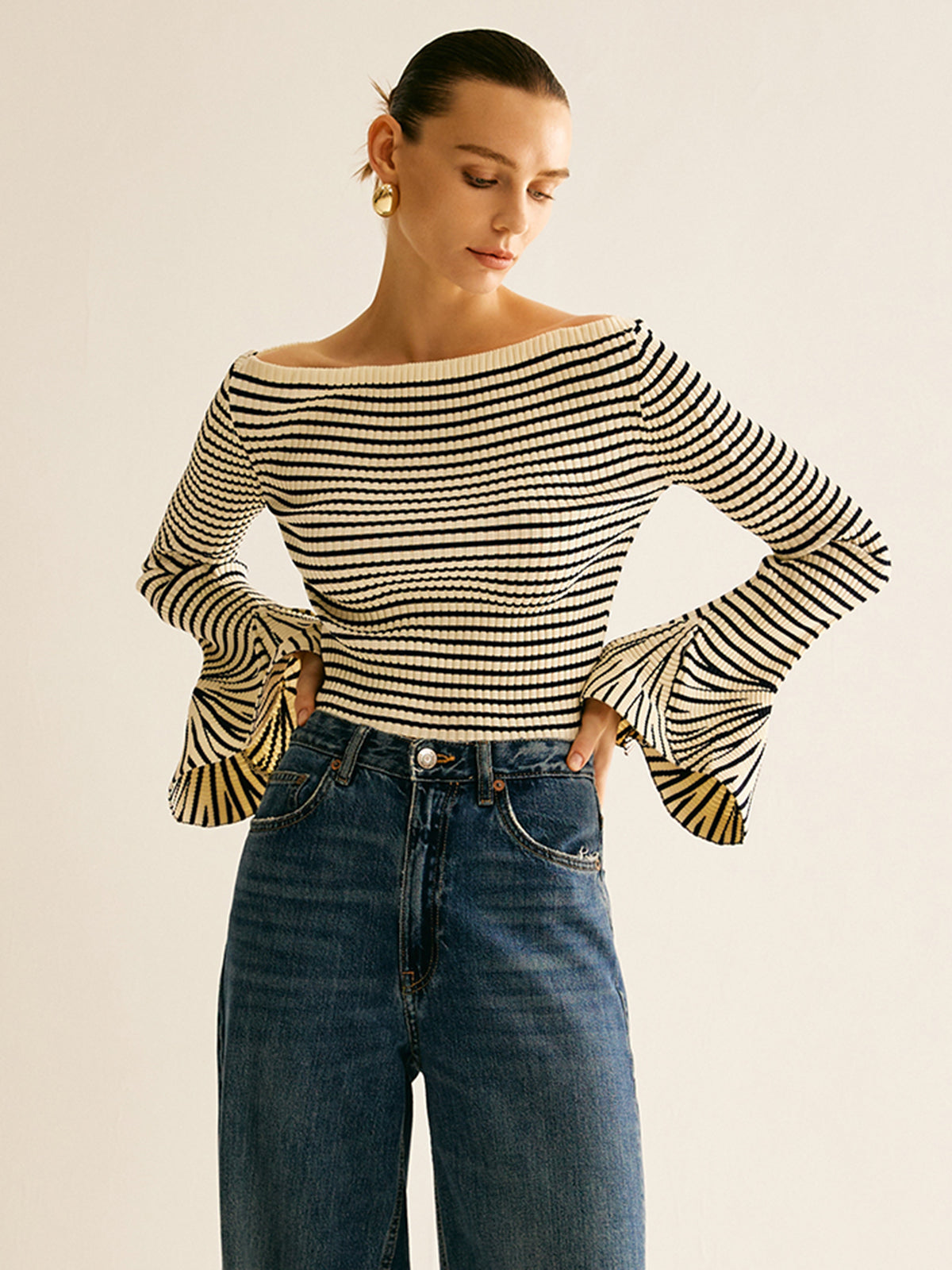 Laura | Gestreiftes Stricktop mit Rüschensleeves