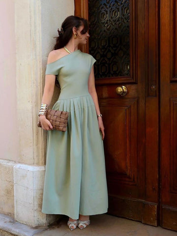 Leonie | Asymmetrisches Plissiertes Maxikleid