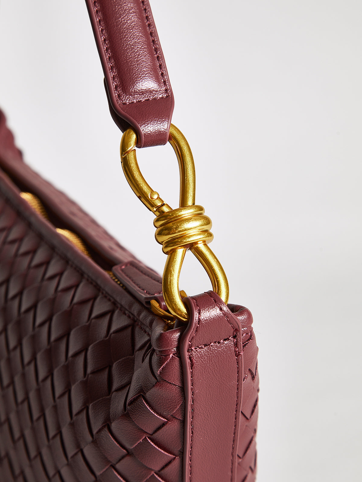 Clara | Gewebte Reißverschluss-Achseltasche