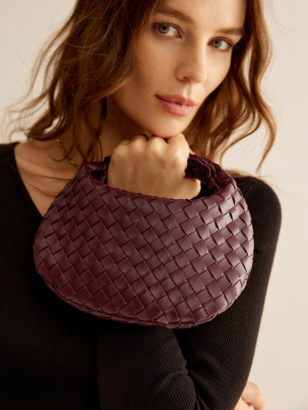 Lisa | Stilvolle, geflochtene Handtasche mit Reißverschluss