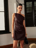 Sophie | Asymmetrisches Kleid mit kalten Schultern aus PU-Leder