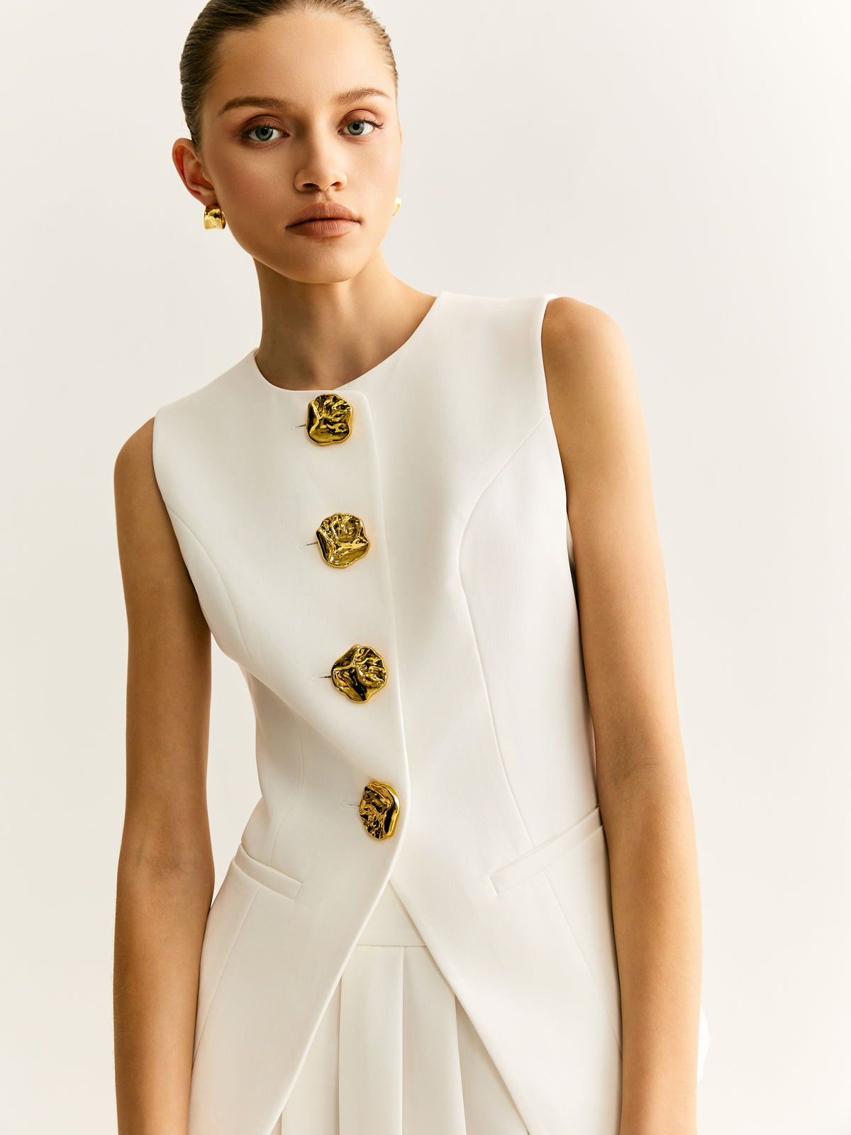 Sophie | Elegante Weste mit goldenen Akzenten