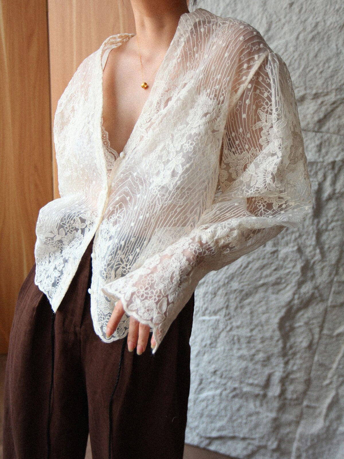 Clara | Florale V-Ausschnitt Bluse mit Knöpfen