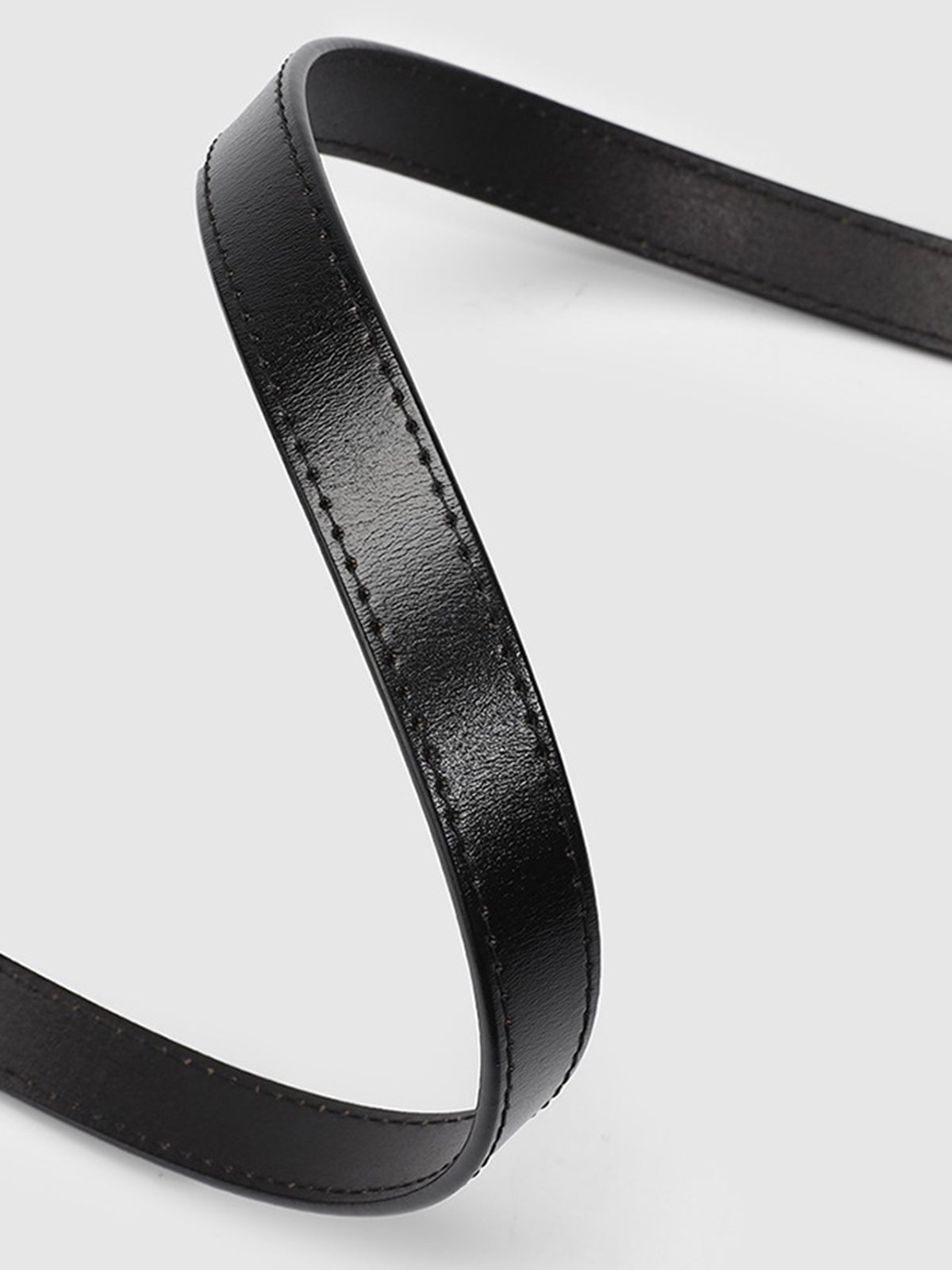 Leon | Asymmetrischer Ledergürtel mit Knoten