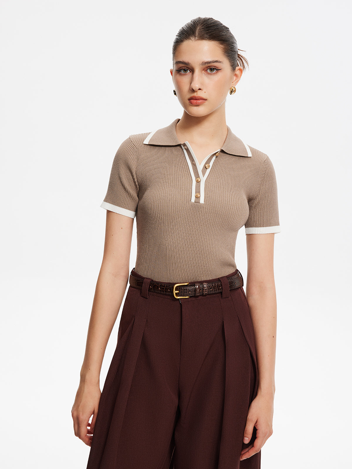 Mia | Stricktop mit Kontrastverzierungen und Metallknöpfen