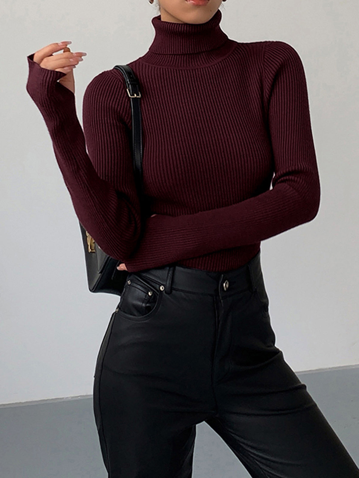 Clara | Minimalistisches Rollkragen-Top aus Feinstrick